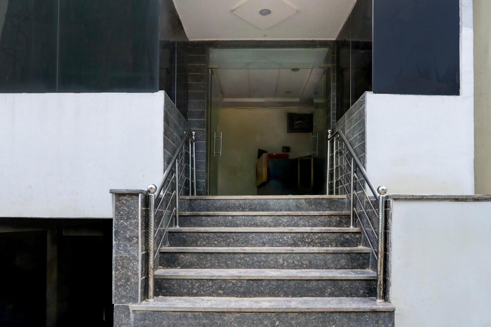 Super Hotel O Medipally Upal 外观 照片