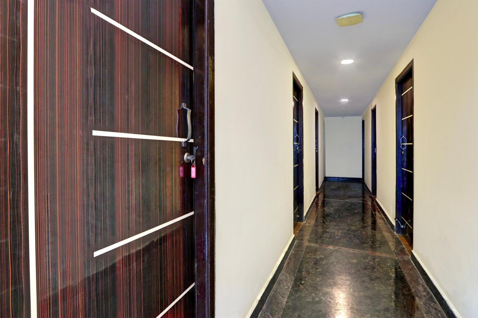 Super Hotel O Medipally Upal 外观 照片
