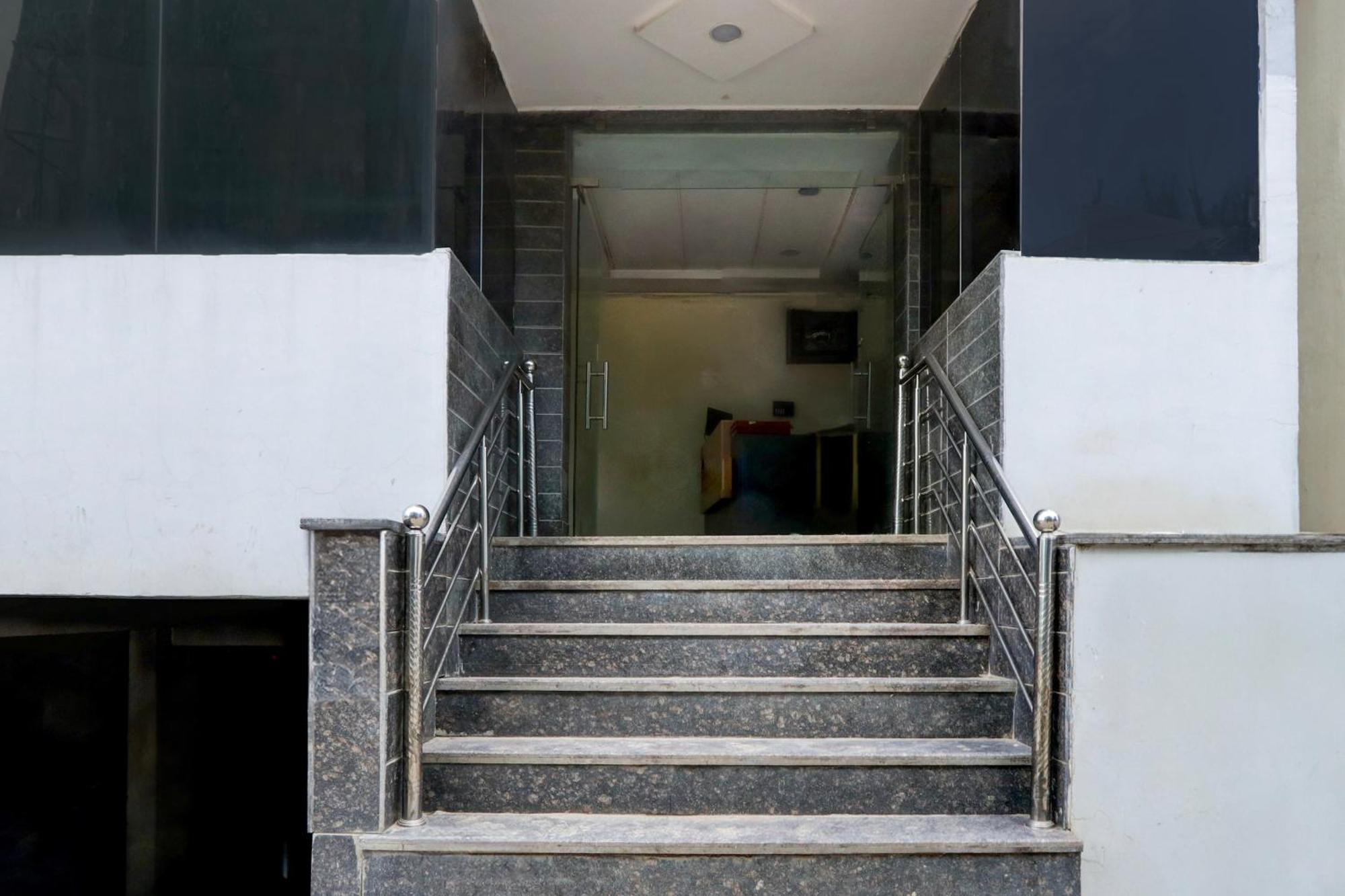 Super Hotel O Medipally Upal 外观 照片